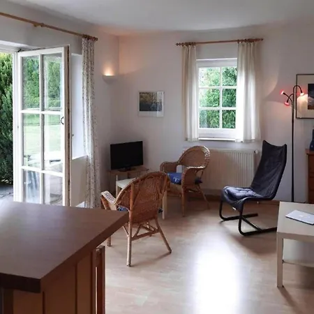 Blue House Apartment *