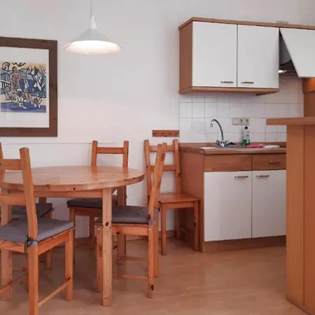 Blue House, * פוטבוס