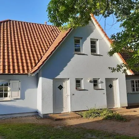Blue House, * Putbus